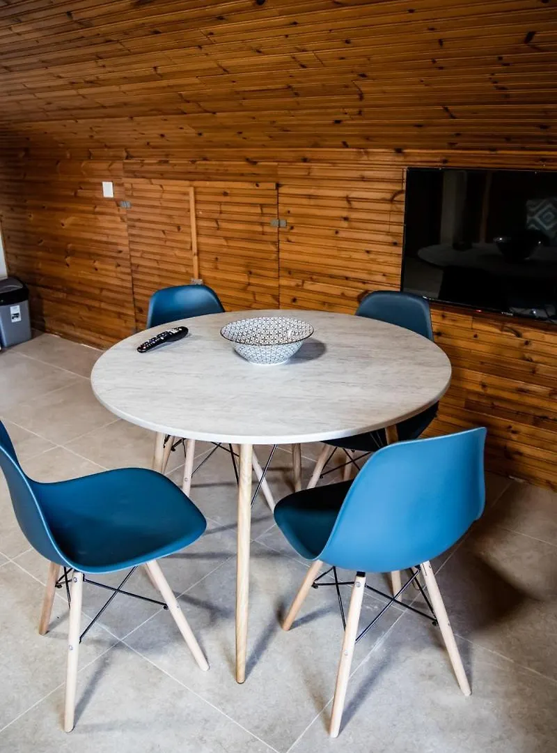 Ango First Floor Apartment 0*, סטאברוס